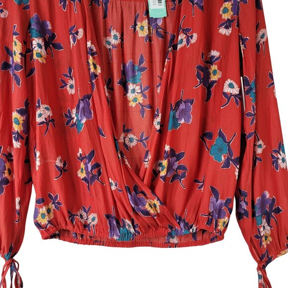 Collective Concept Aimee Floral Top Red Orange Petite Medium Cross Front NWT - Picture 2 of 9
